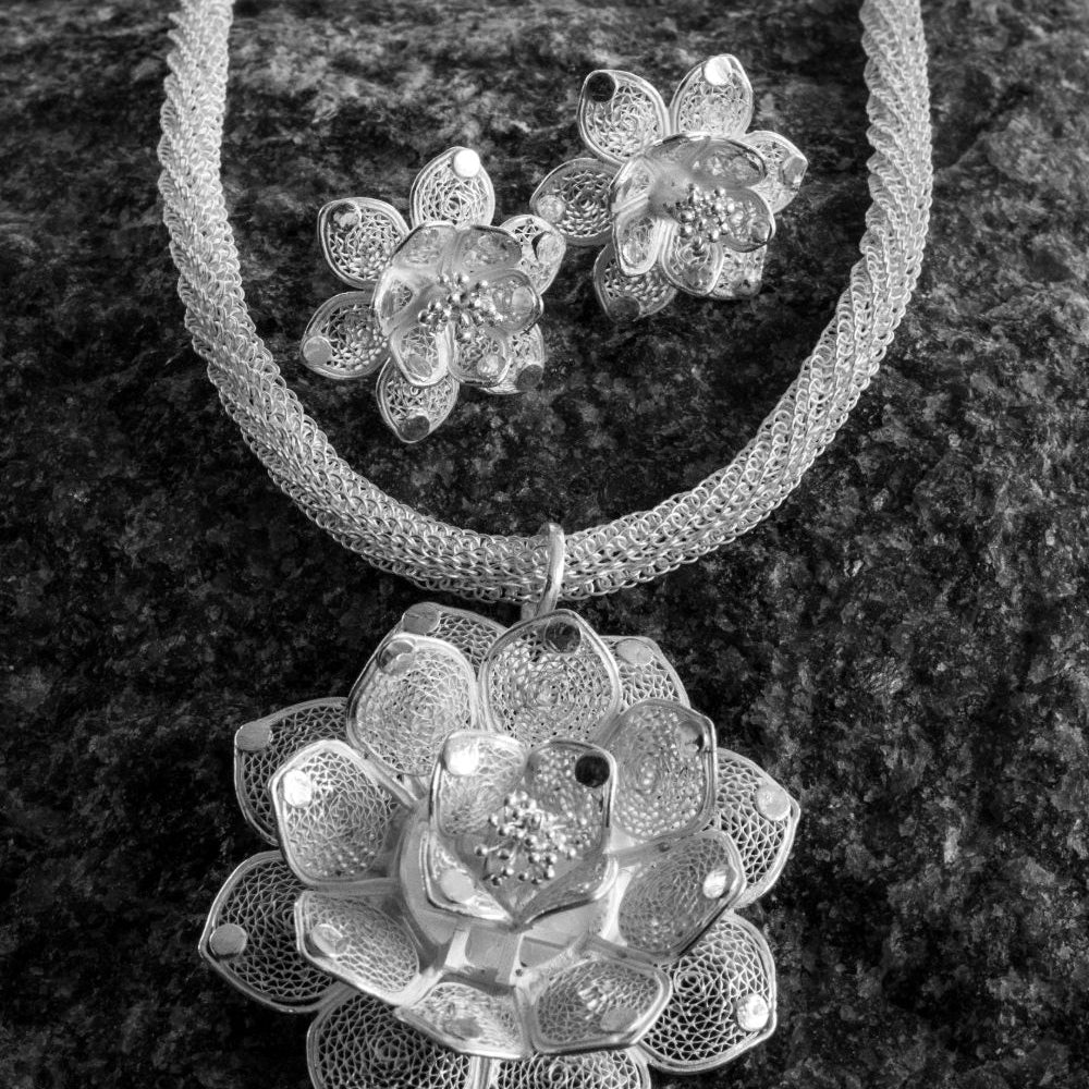 
                      
                        Original Filigree
                      
                    