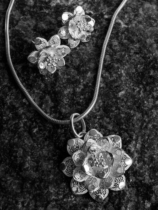 Load image into Gallery viewer, Silver Lotus Pendant
