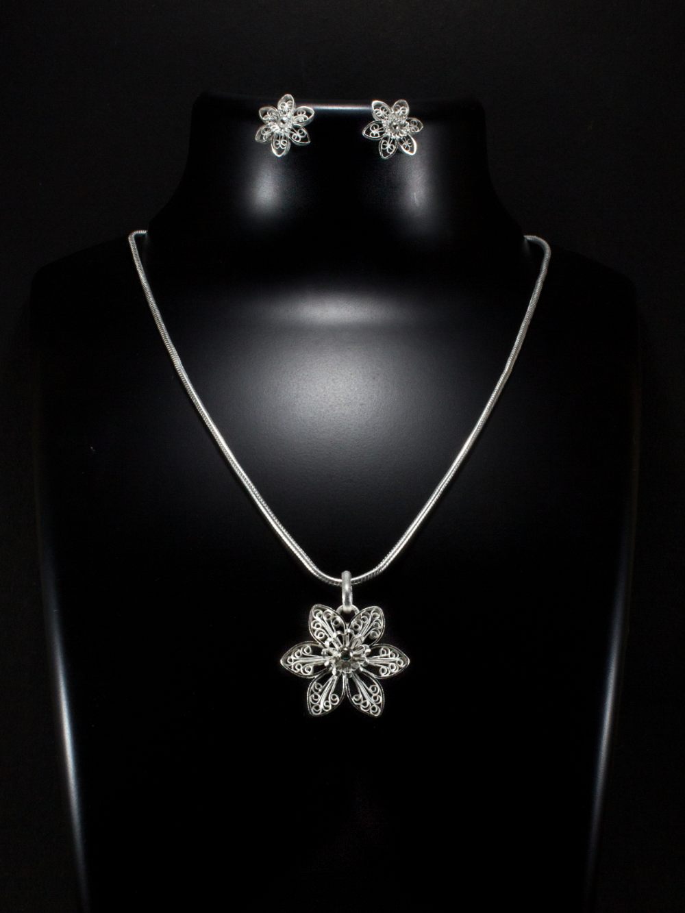 Flower pendant