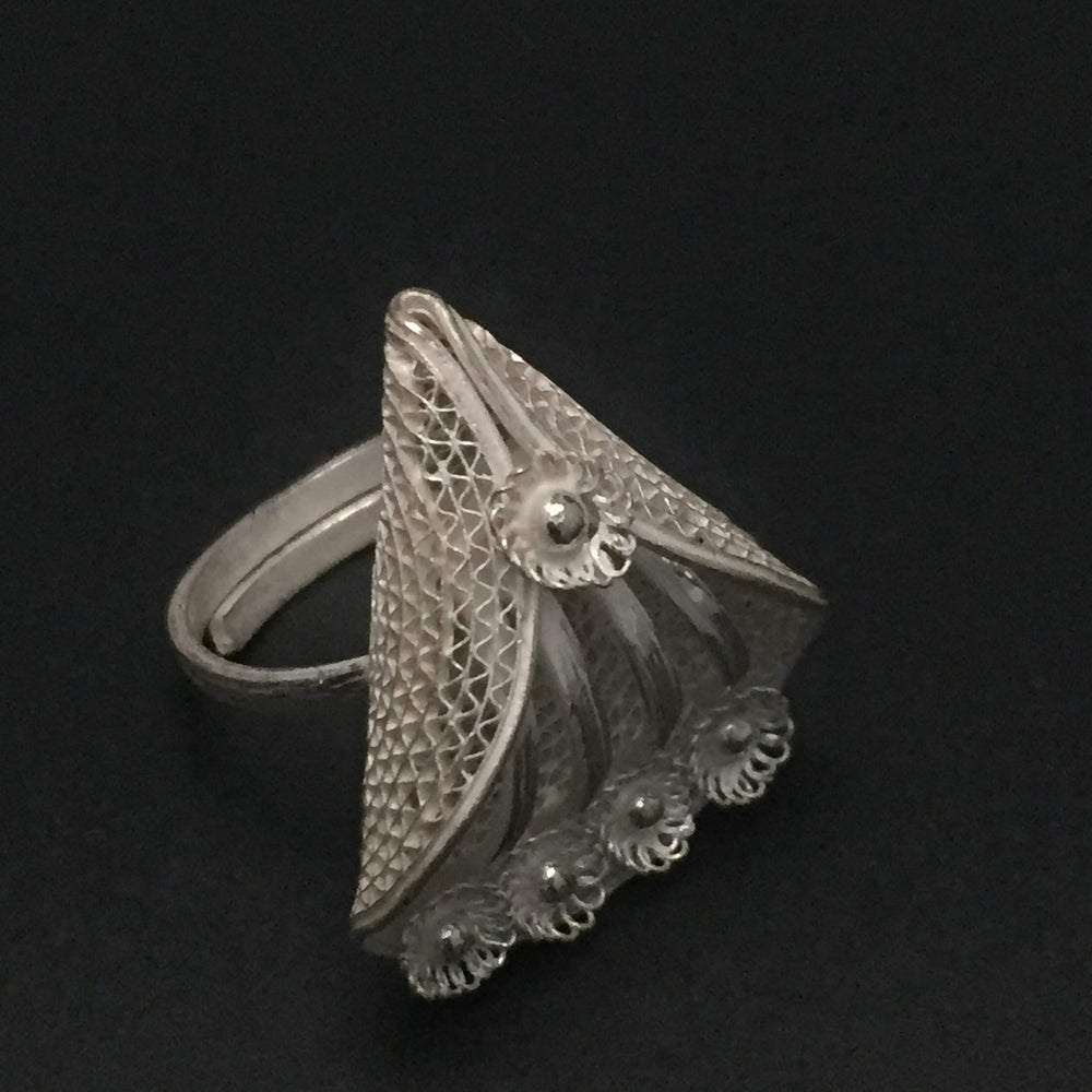 
                      
                        Silver Rings
                      
                    