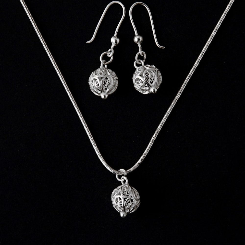 Silver Filigree Pendants online for women | handmade with filigree