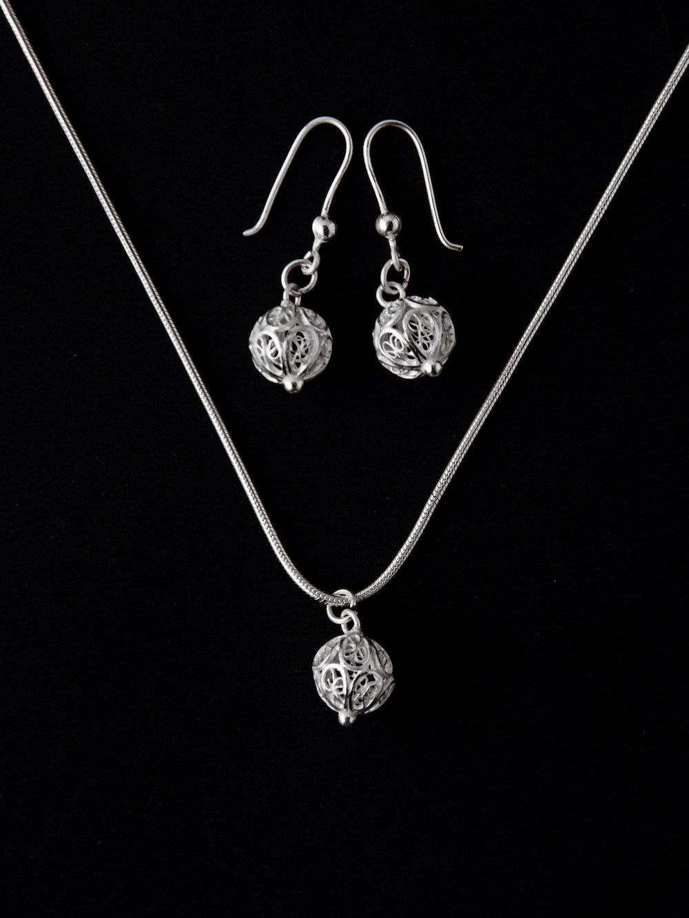 Silver Filigree Pendants online for women | handmade with filigree