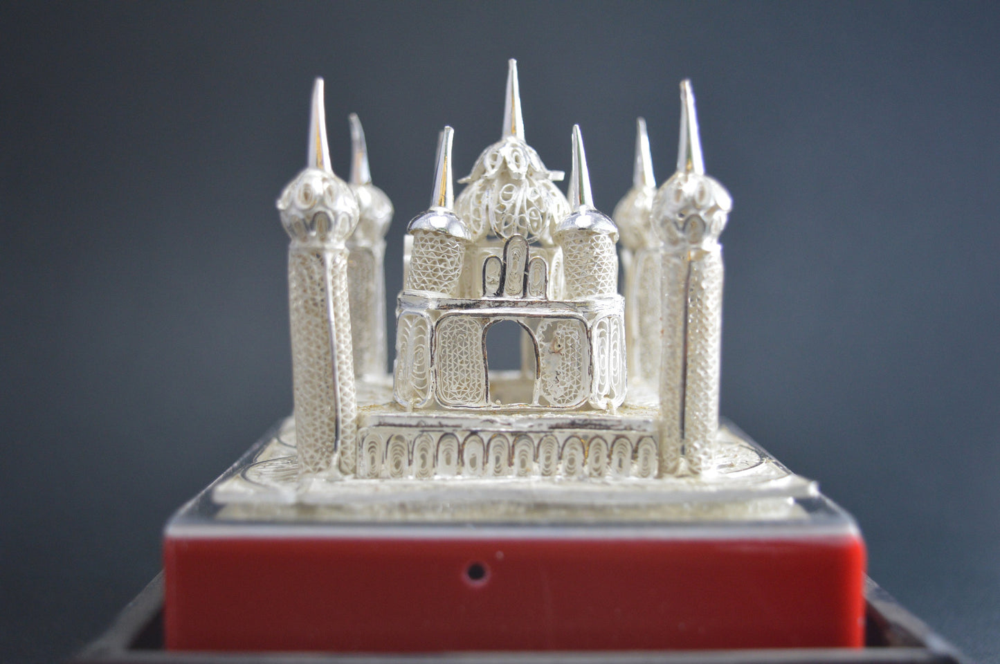 Load image into Gallery viewer, Silver Filigree Taj Mahal

