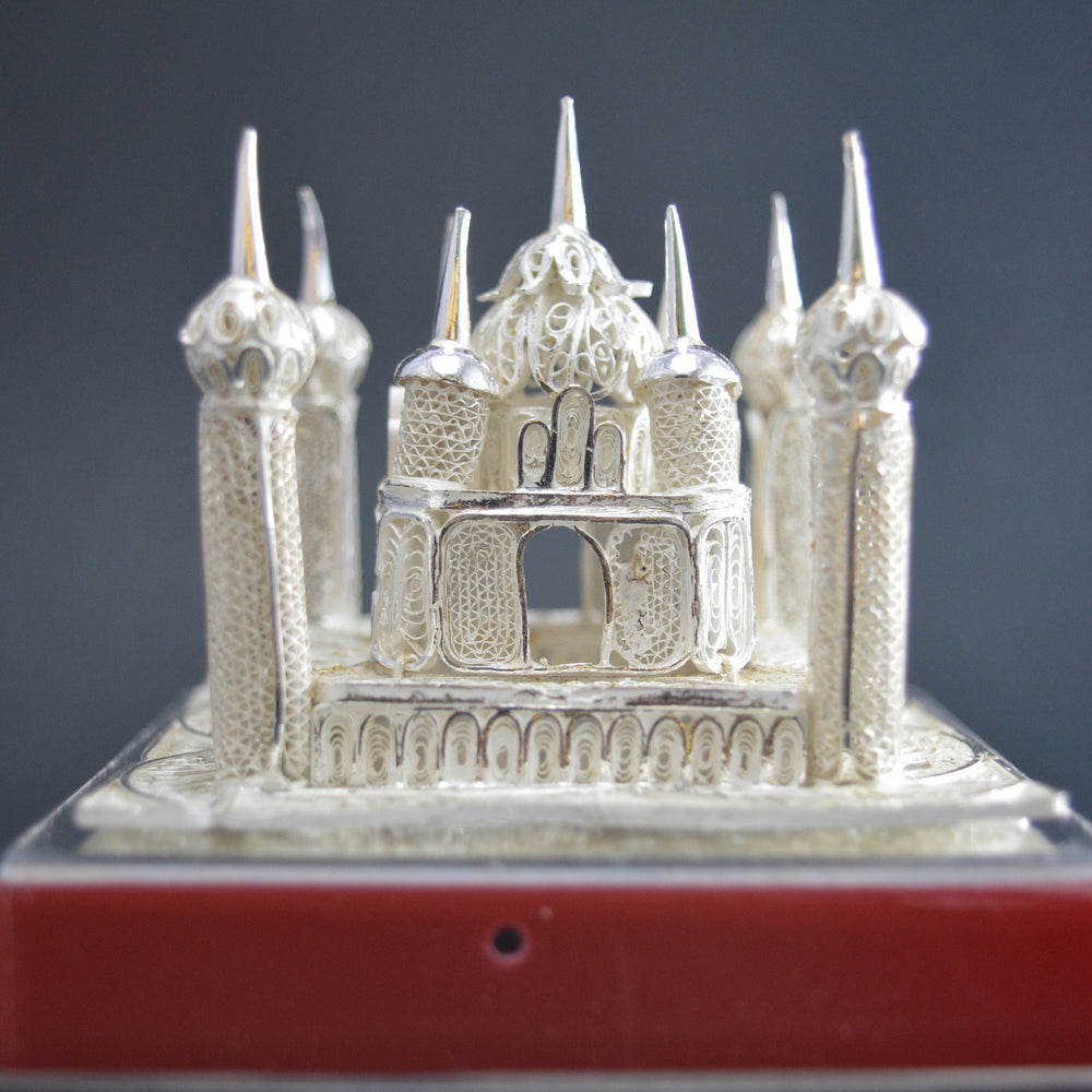 
                      
                        Silver Filigree Taj Mahal
                      
                    