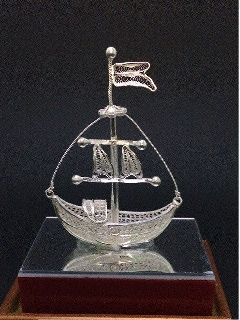 Load image into Gallery viewer, Silver Filigree Ship
