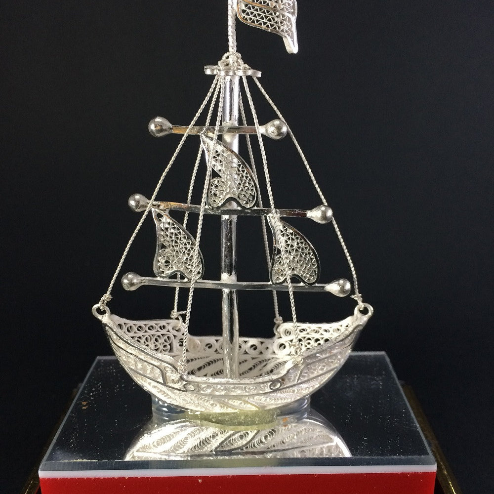 
                      
                        Silver Filigree Ship
                      
                    