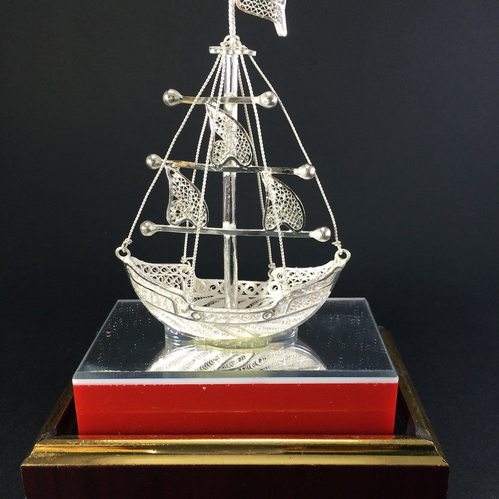 
                      
                        Silver Filigree Ship
                      
                    