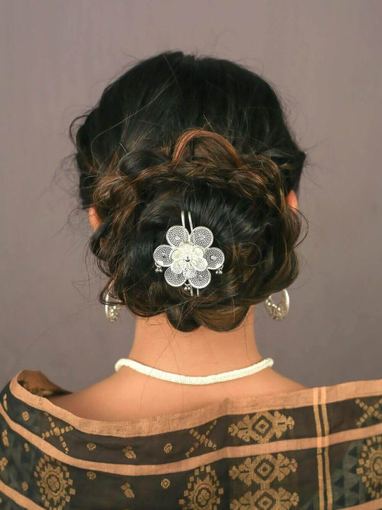 Easy Hairstyles to look Stylish in a Saree – Glamwiz India