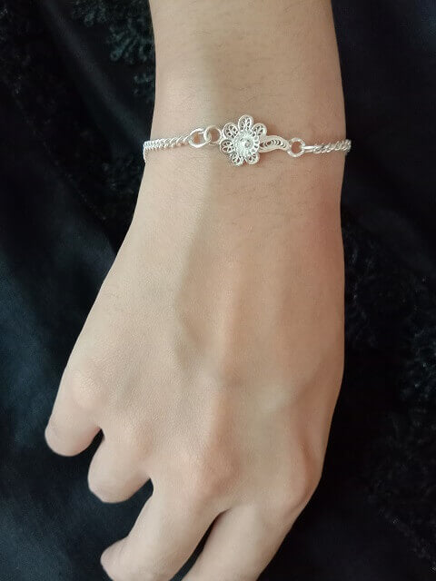 Heart Shaped Designed Silver Bracelet For Girls and Woman