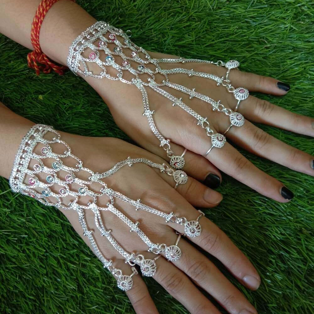
                      
                        Haath Phool Bridal
                      
                    