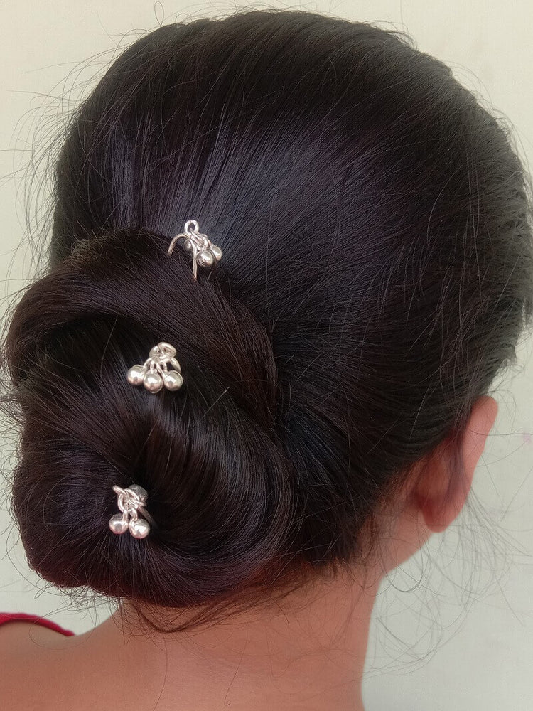 
                      
                        Ghungroo Juda Pin
                      
                    