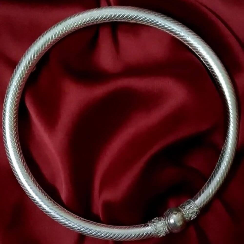 
                      
                        Silver Leg Kada
                      
                    