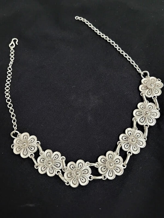 Load image into Gallery viewer, Floral Choker
