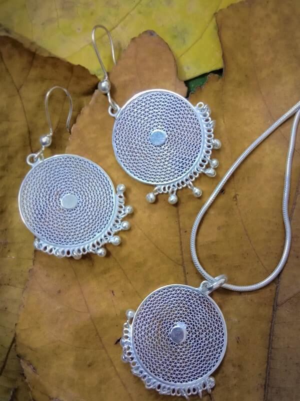 
                      
                        Chandbali Pendant
                      
                    