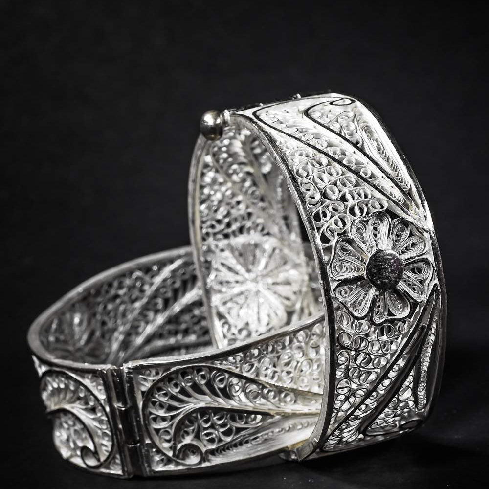 
                      
                        Silver Bangles online      
                      
                    