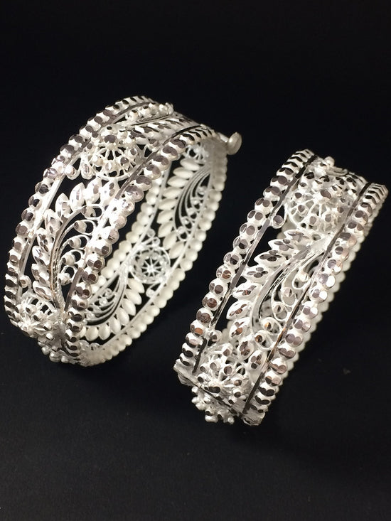 Load image into Gallery viewer, Silver Filigree Cuttack Bangles     
