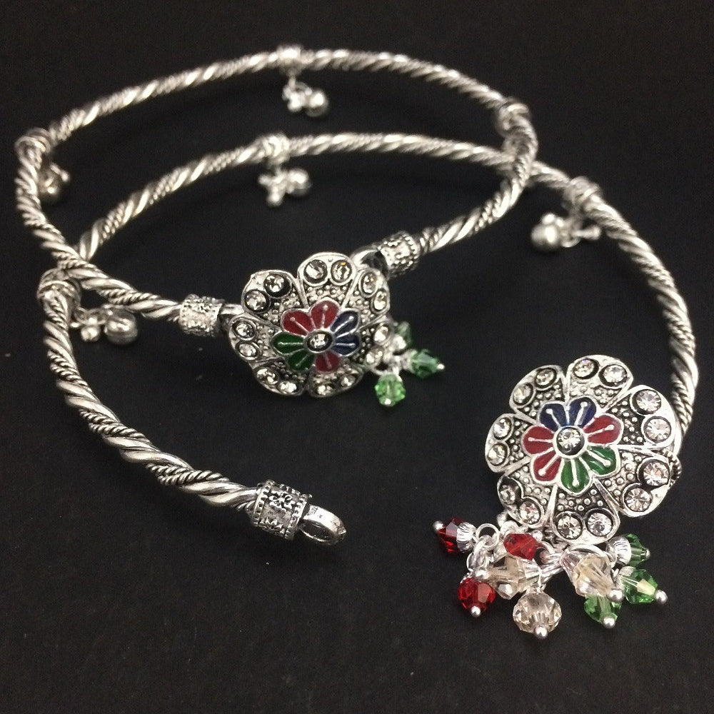 
                      
                        Silver Kada
                      
                    