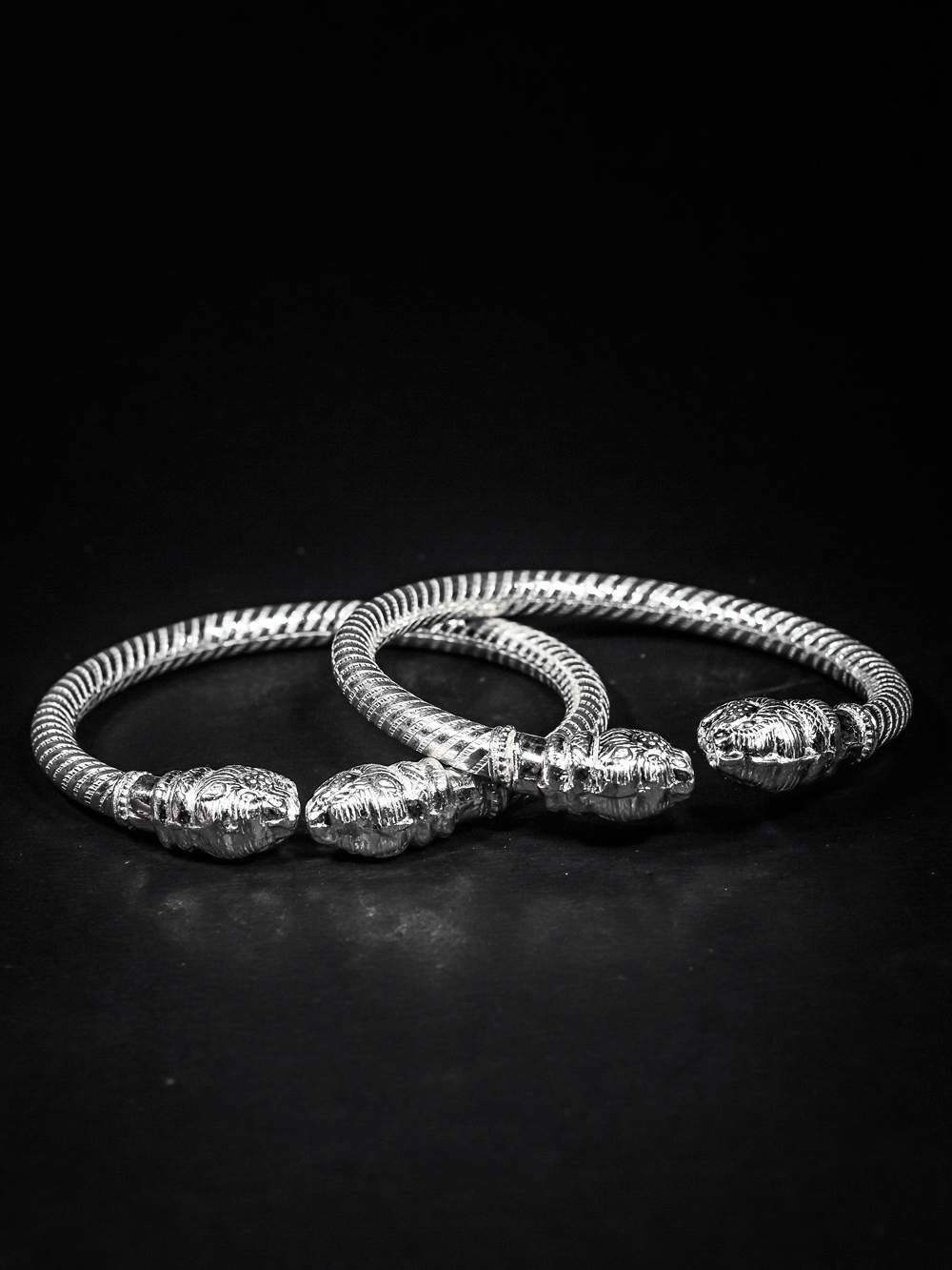 Buy quality silver casual & party wear ladies bangles RH-LB400 in Ahmedabad
