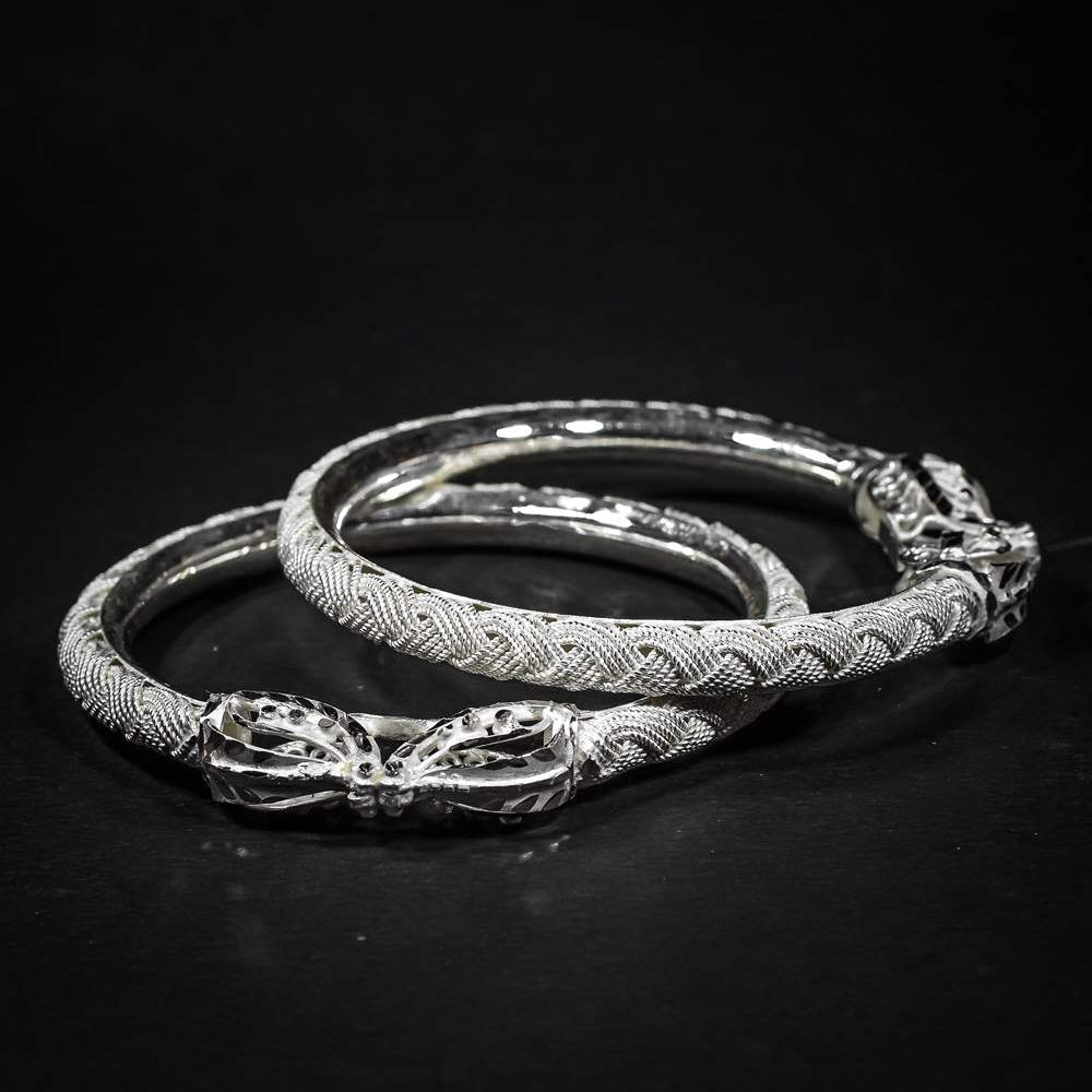 Silver Kanga        