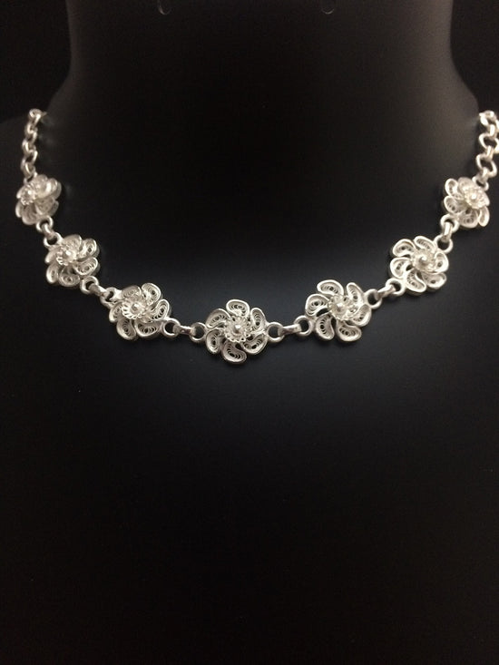 Load image into Gallery viewer, Silver Choker Necklace in Filigree
