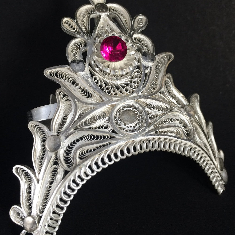 
                      
                        Silver Mukut for G online      
                      
                    