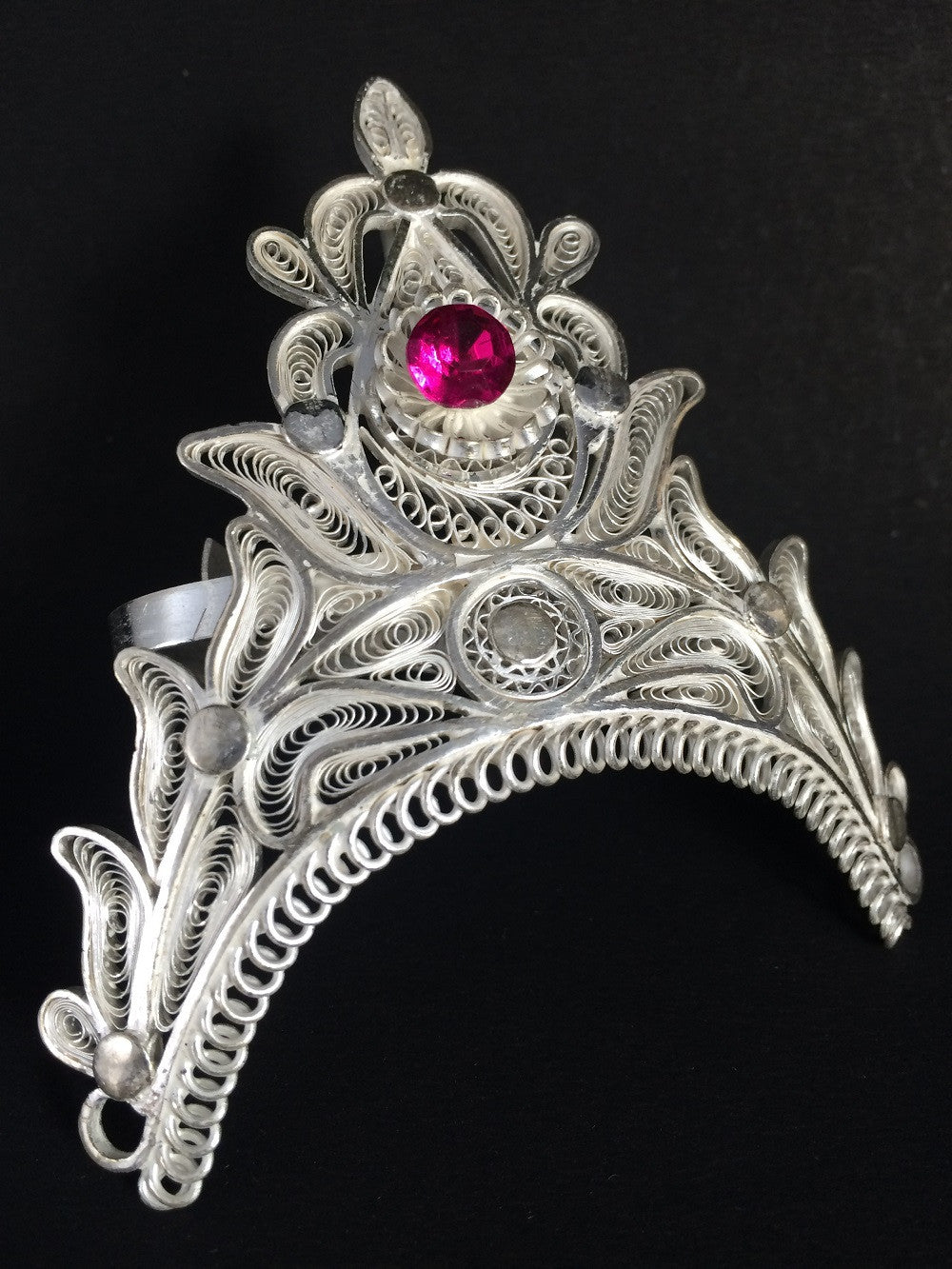 Silver Mukut for G online      