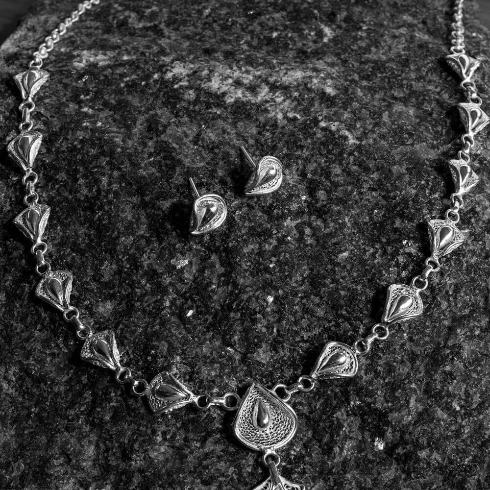 
                      
                        Silver Necklace     
                      
                    