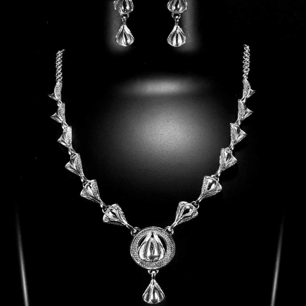 Silver Necklaces Online     