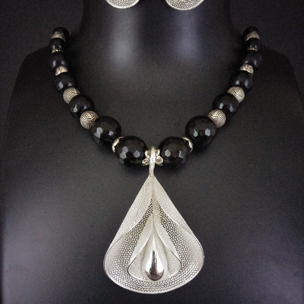 
                      
                        Silver Pendants online by Silverlinings       
                      
                    