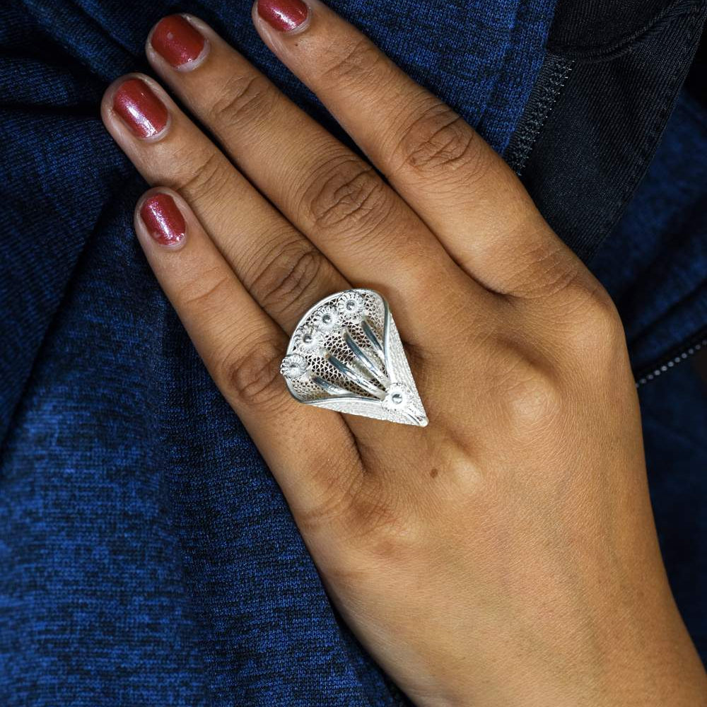 
                      
                        Silver Rings
                      
                    