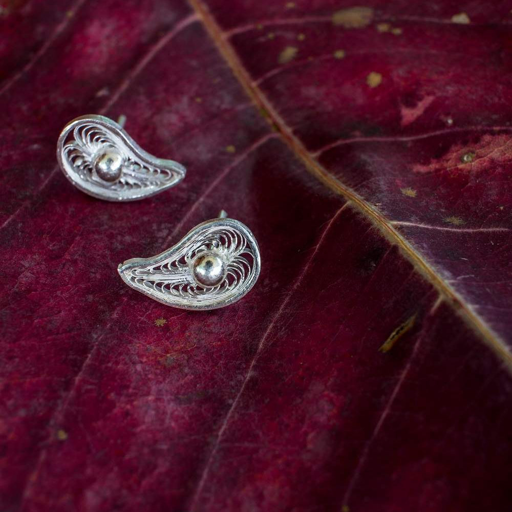 
                      
                        Silver Stud    
                      
                    