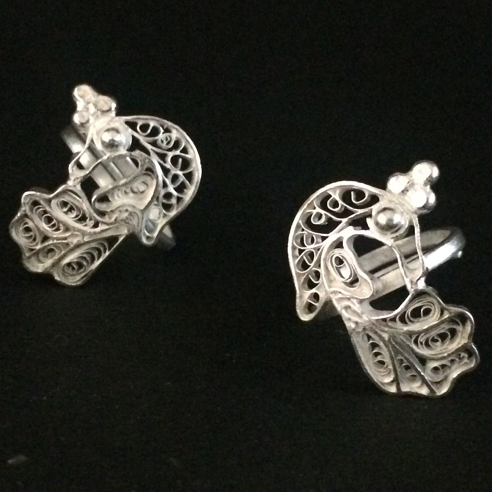 
                      
                        Silver Toe rings
                      
                    