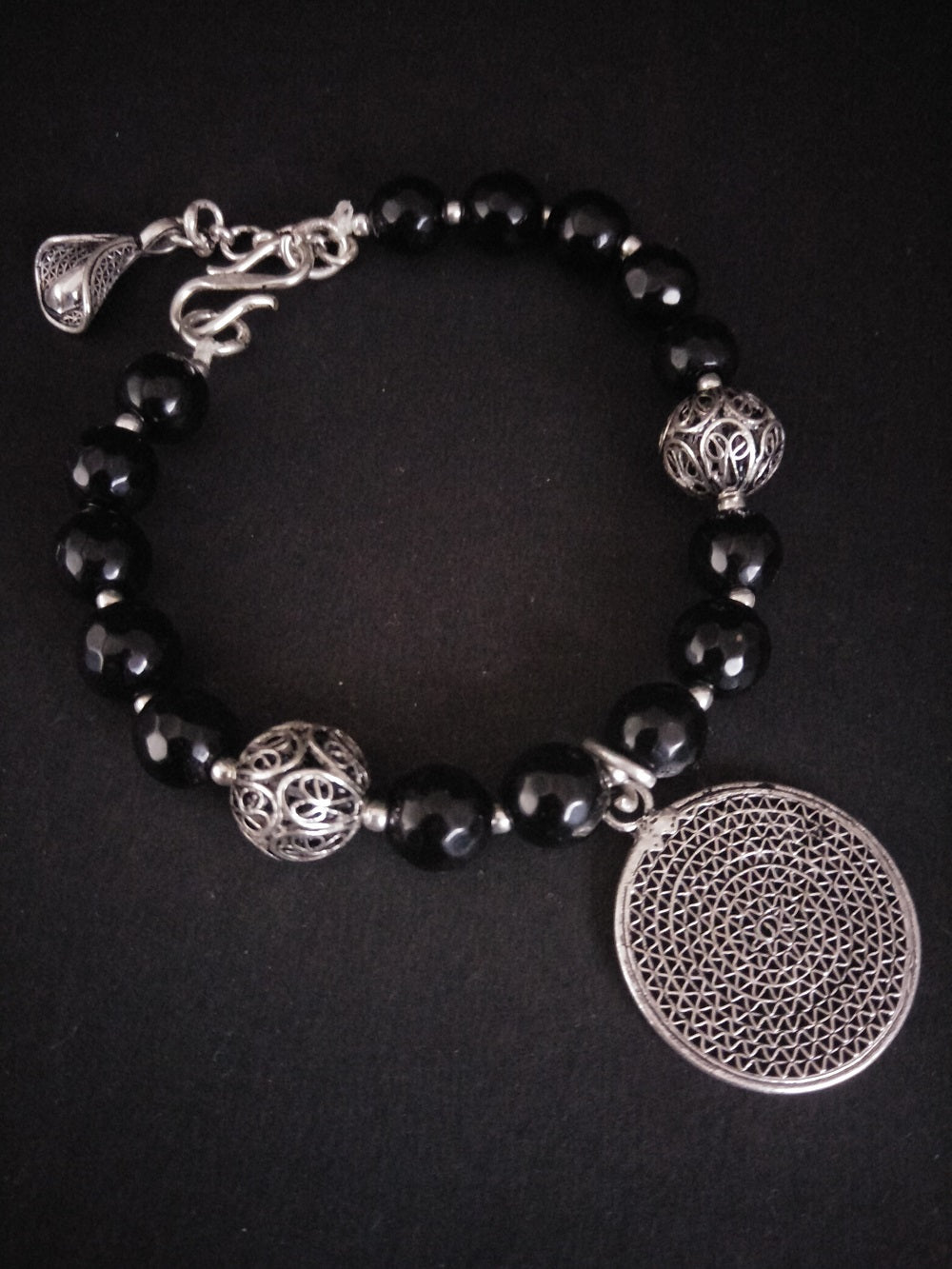 Black beads bracelet online