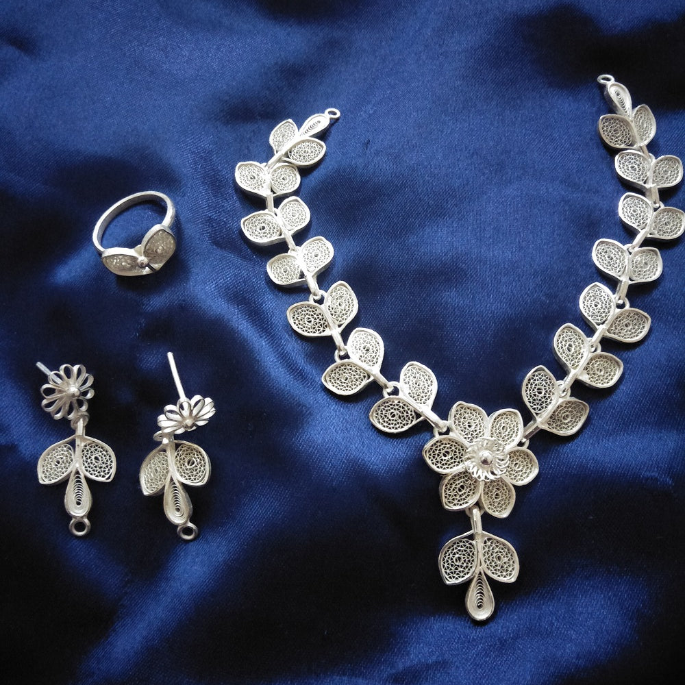 
                      
                        Silver necklace     
                      
                    