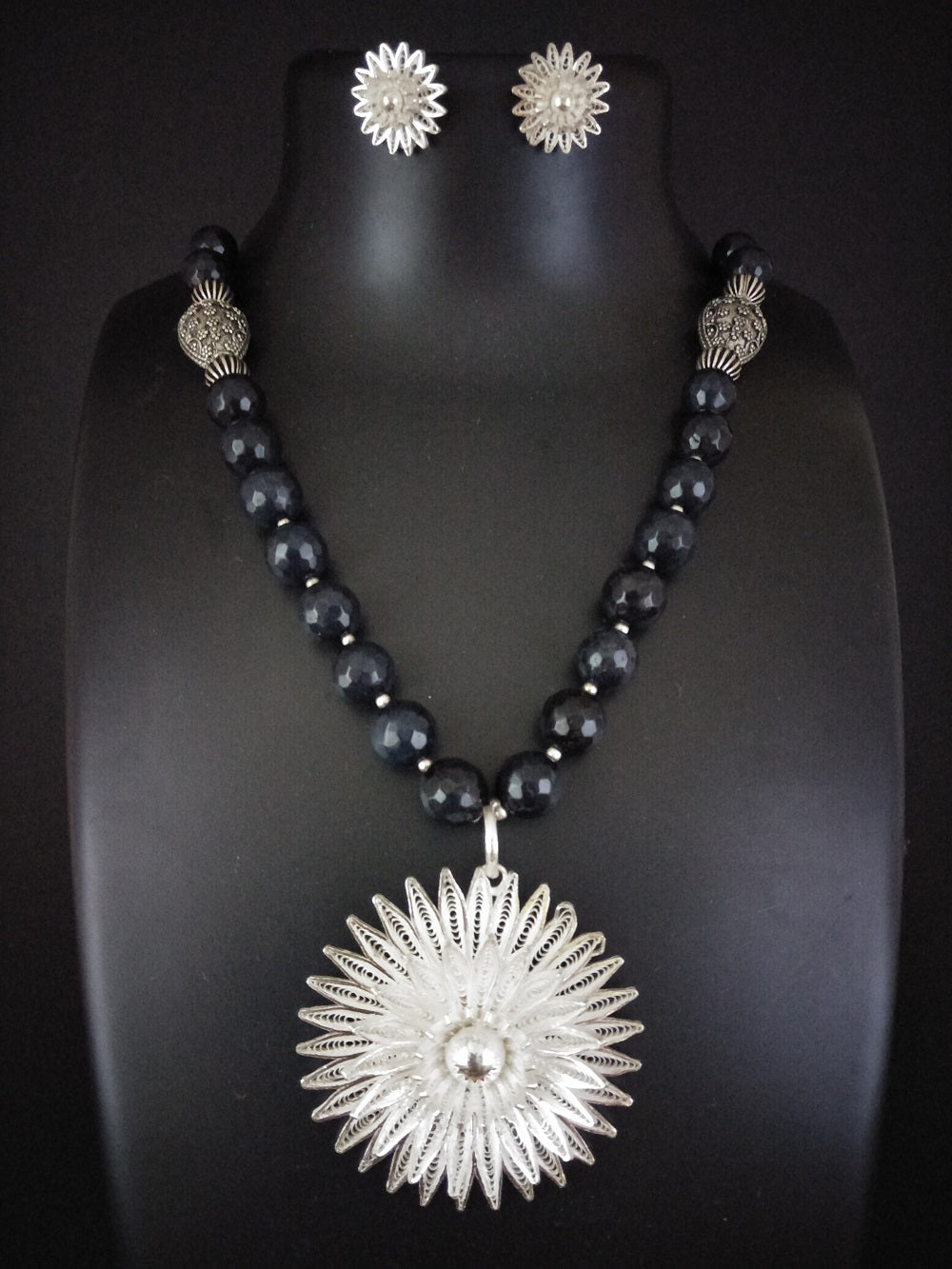 Silver necklaces online       