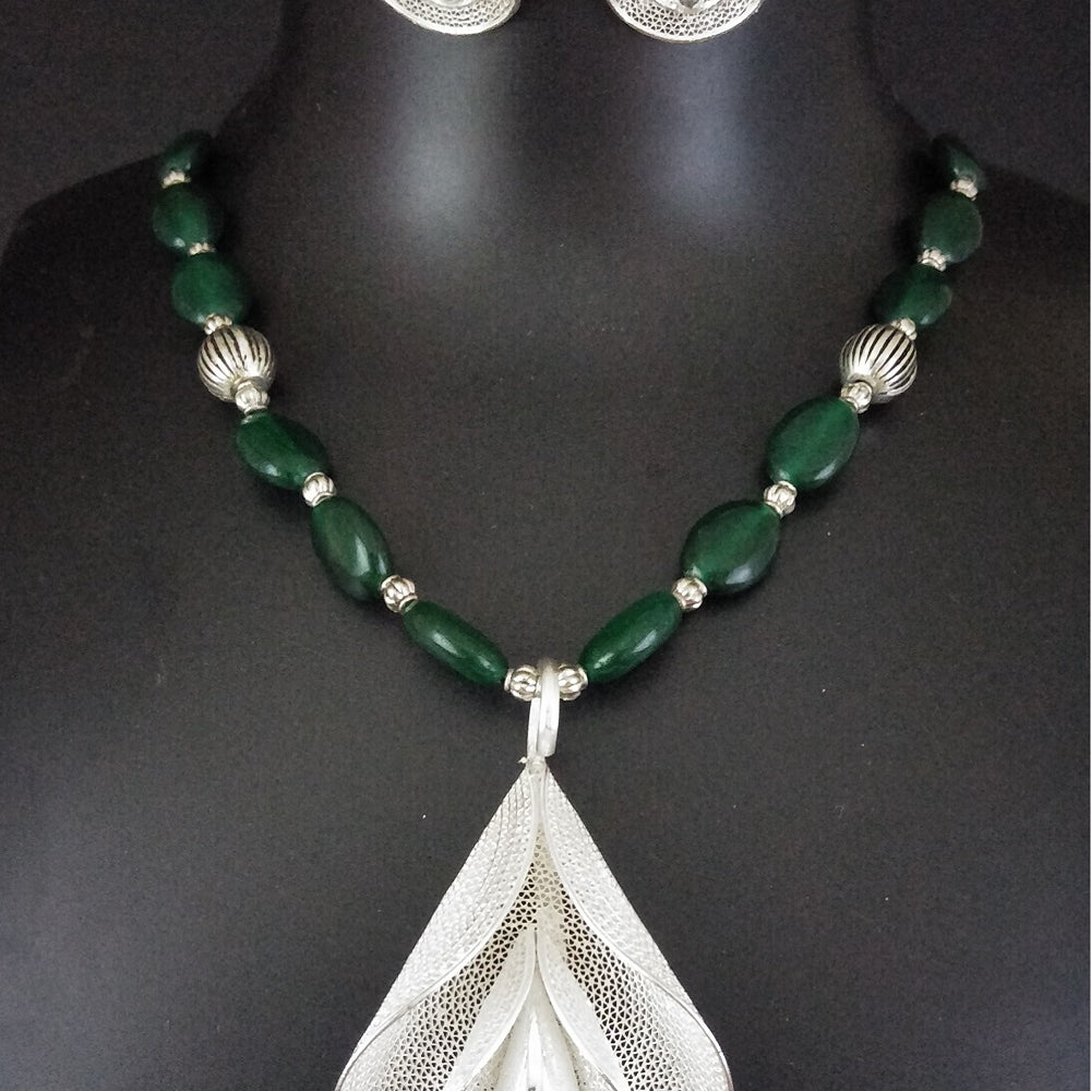 
                      
                        Silver necklaces online by Silver Lining        
                      
                    