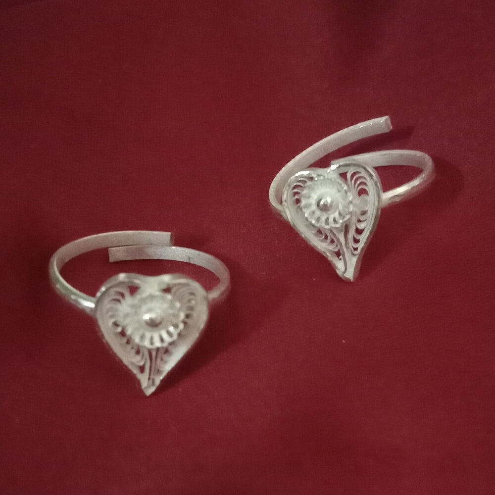 
                      
                        Paan Toe Rings
                      
                    