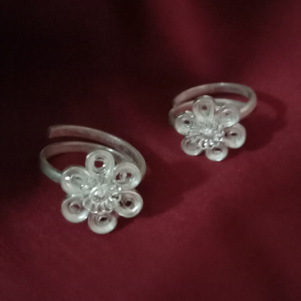 
                      
                        Phulwa Toe Rings
                      
                    