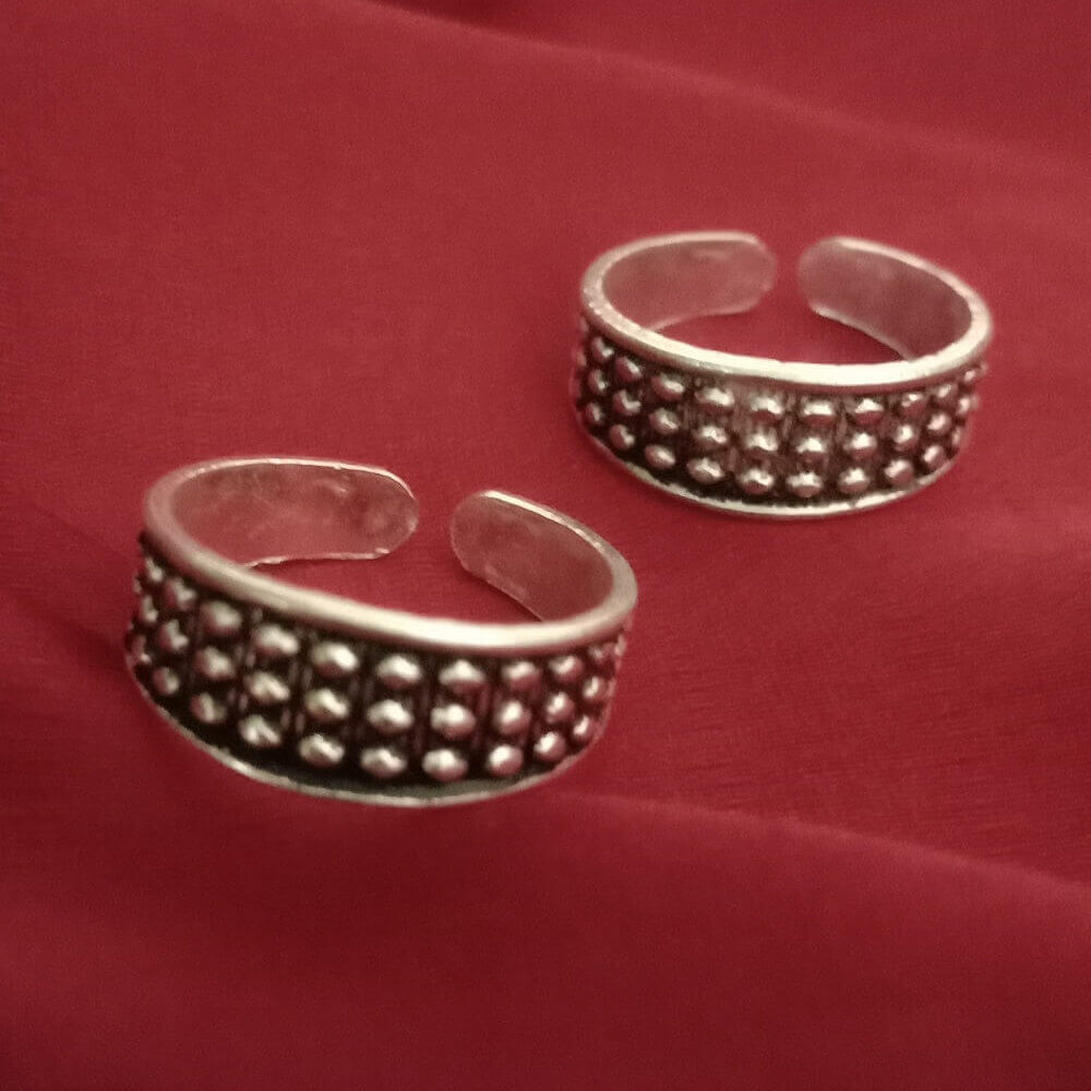 
                      
                        Toe cum Thumb Ring Single
                      
                    