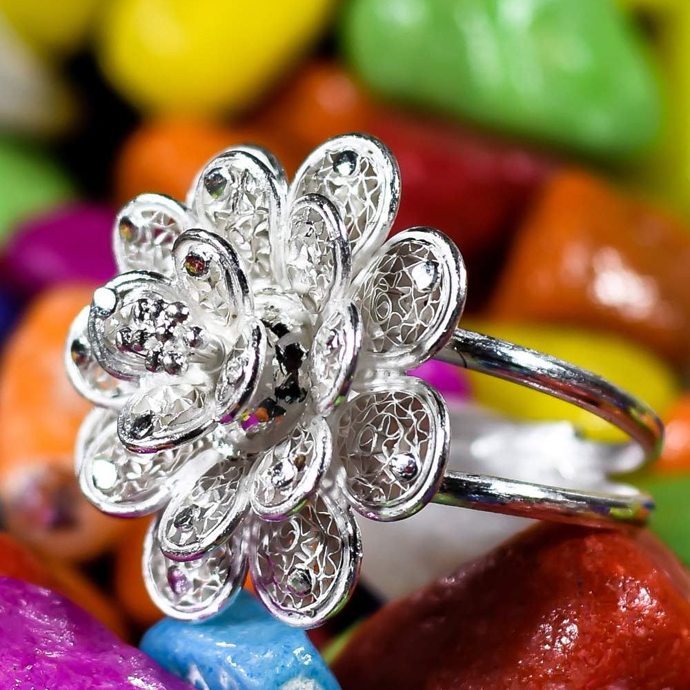
                      
                        Statement Rings online
                      
                    