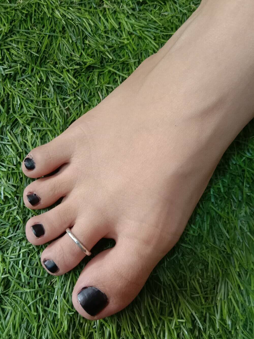 Sleek Toe Ring