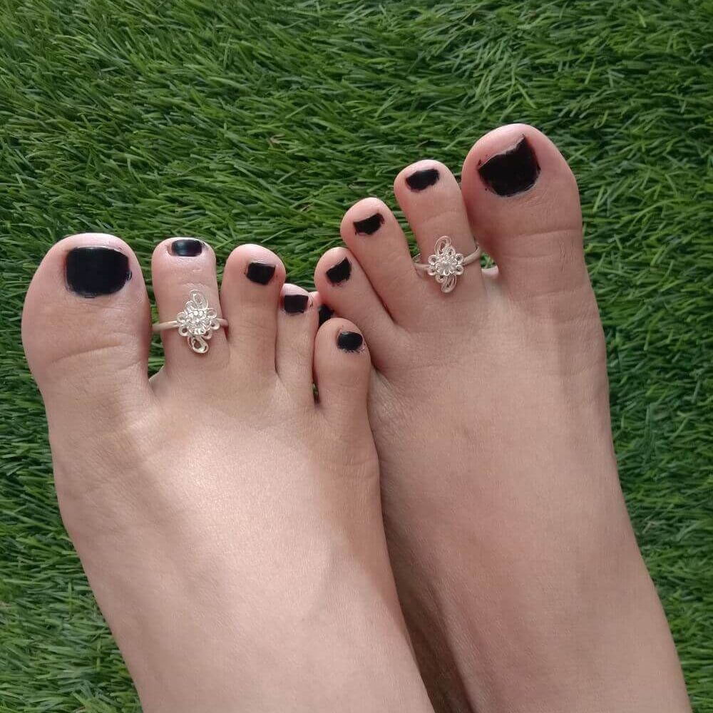 
                      
                        Designer Toe Rings
                      
                    