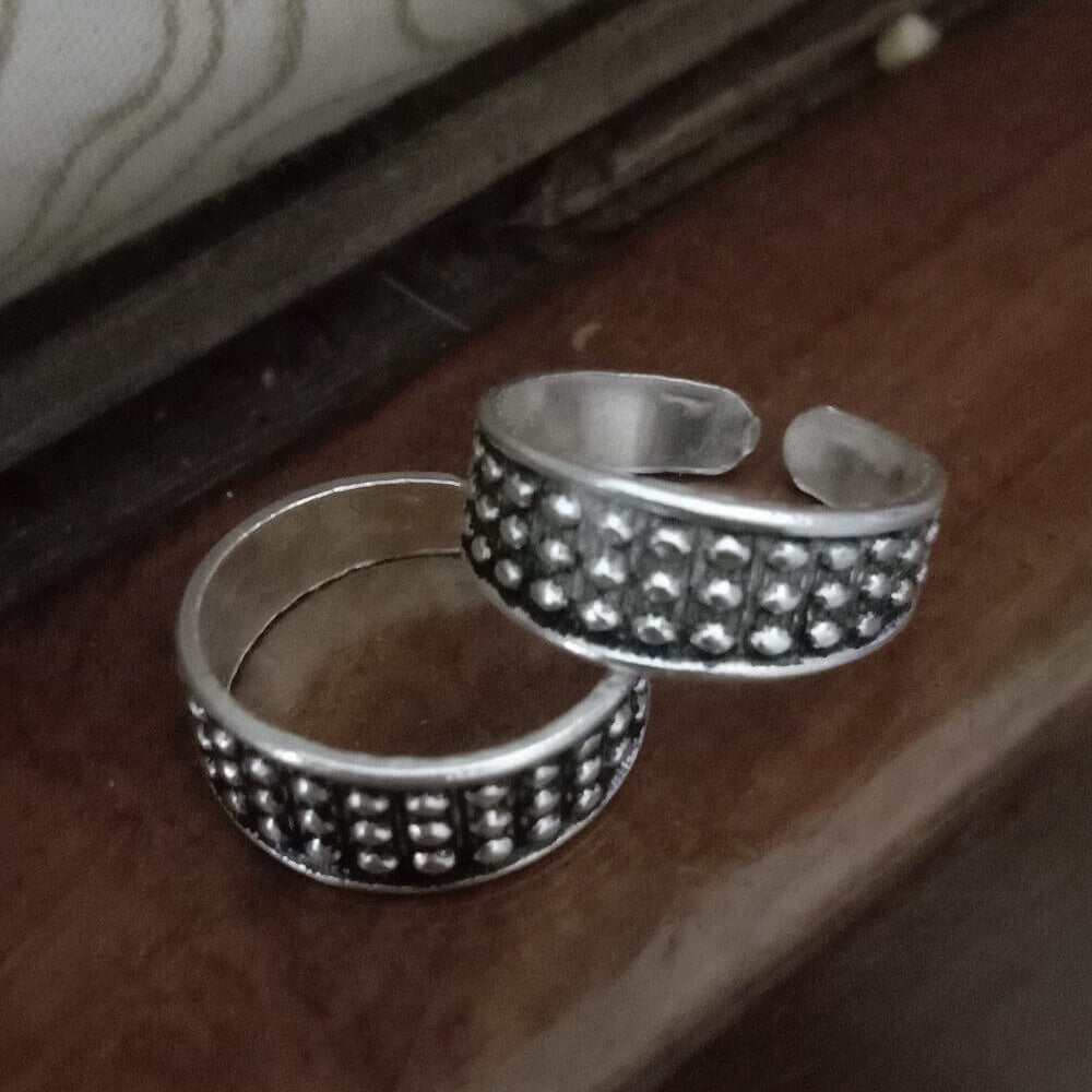 
                      
                        Toe cum Thumb Ring Single
                      
                    