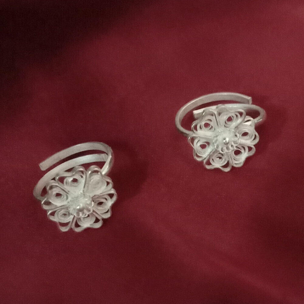 
                      
                        Floral Toe Rings
                      
                    