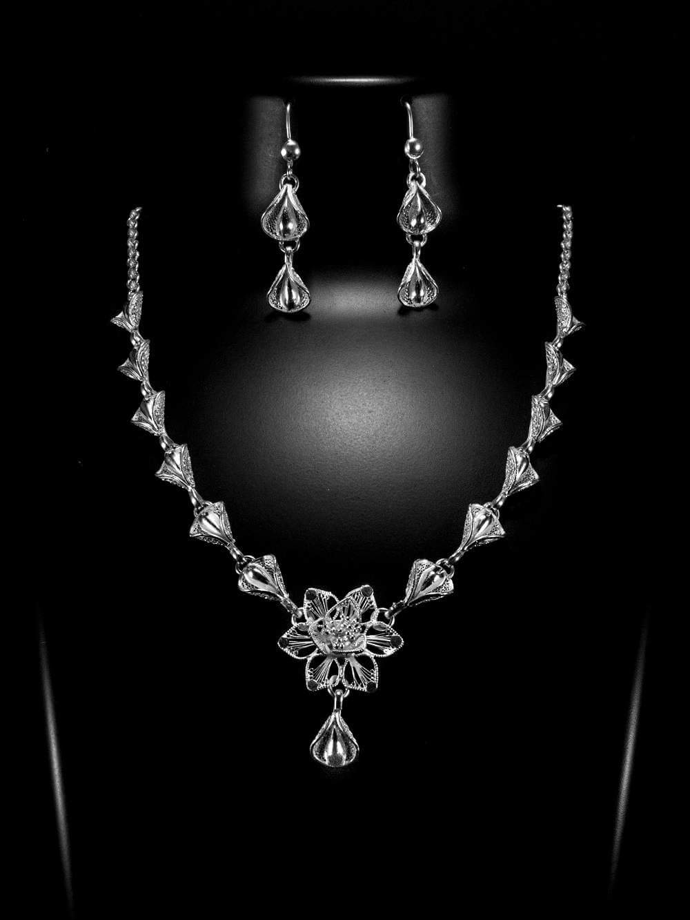 Silver Necklace Sets online for Women | Silver Linings Filigree ...