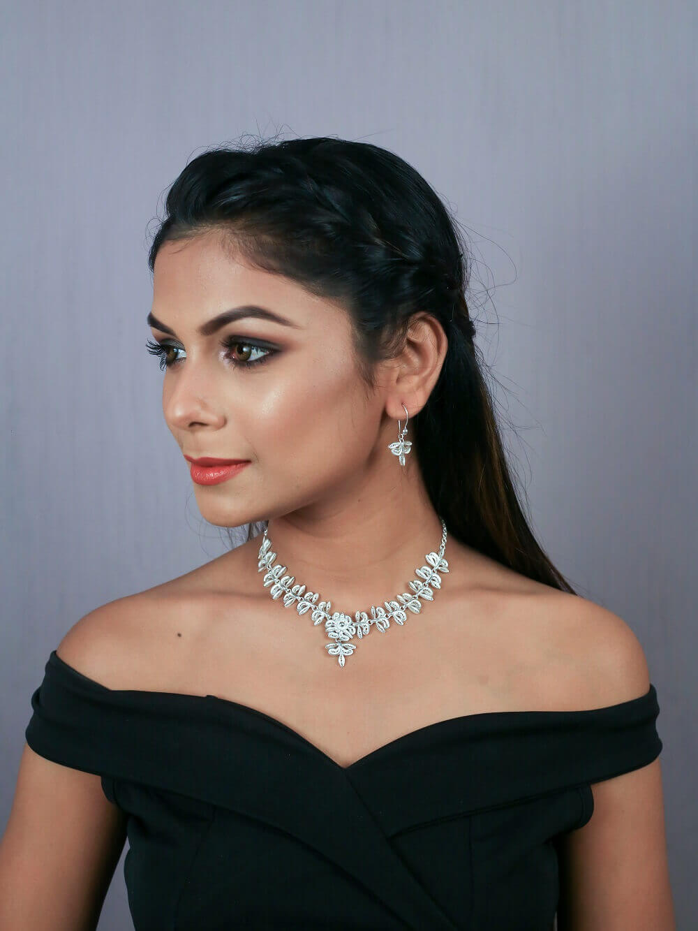 Trendy Necklaces Online India       