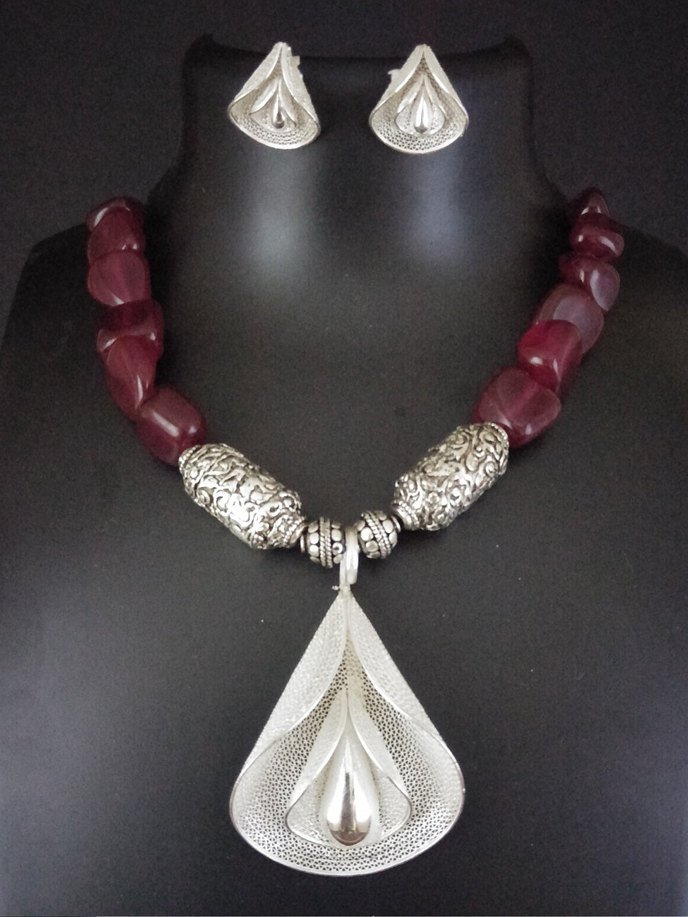 Trendy necklaces           