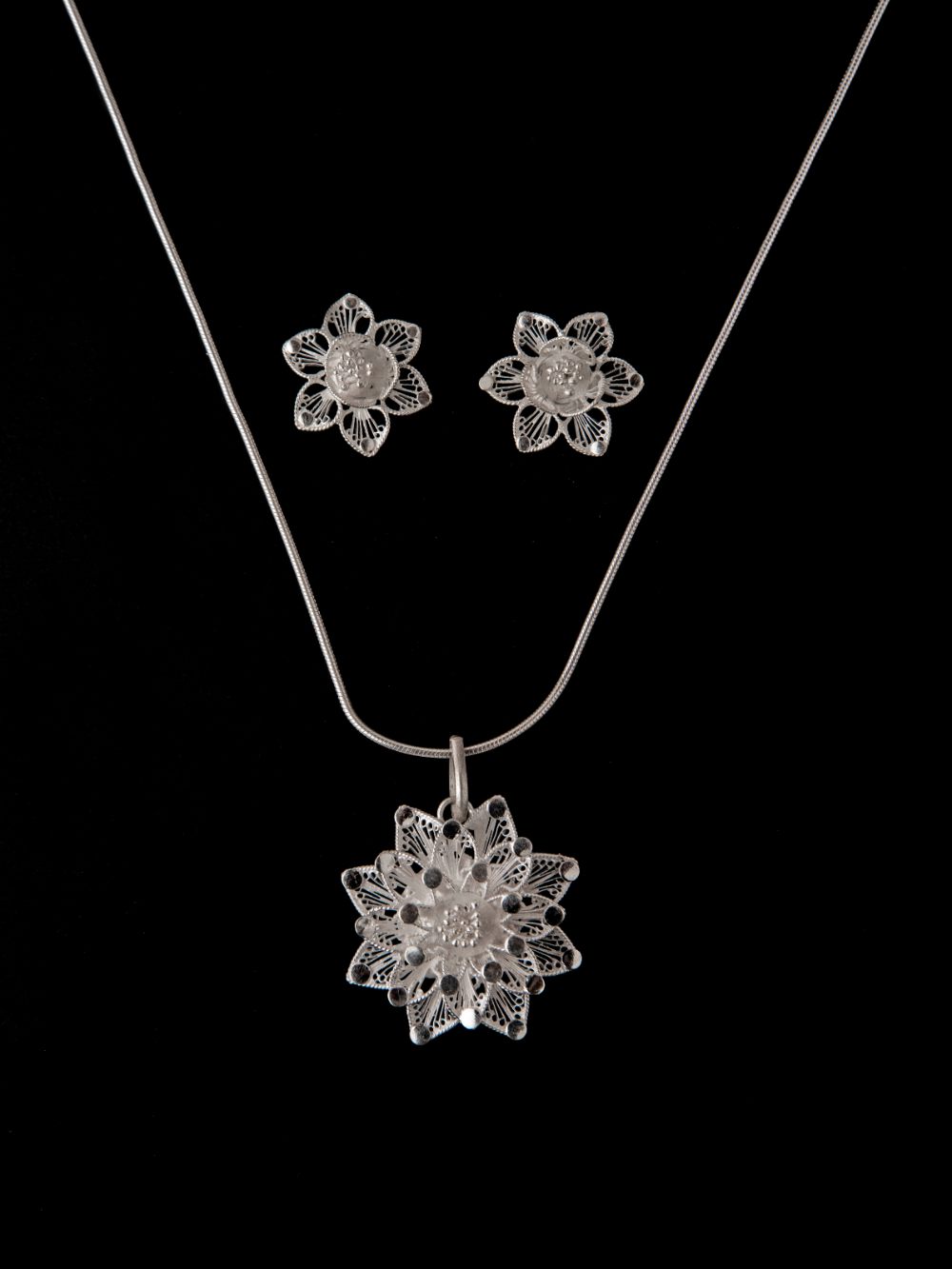 Load image into Gallery viewer, Silver Kusum Pendant
