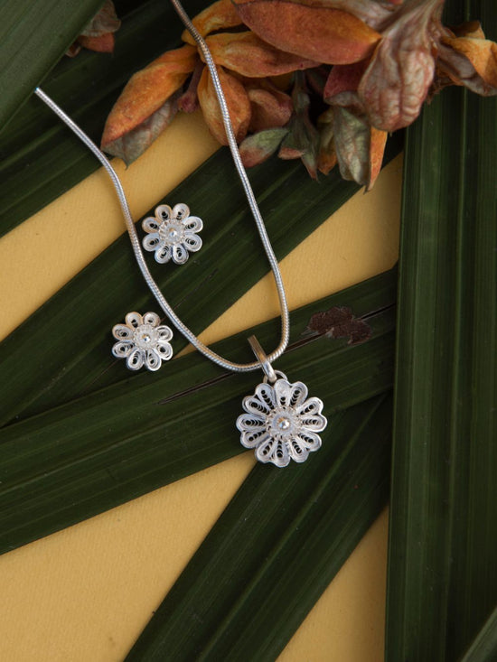 Silver Pendants handmade with Filigree