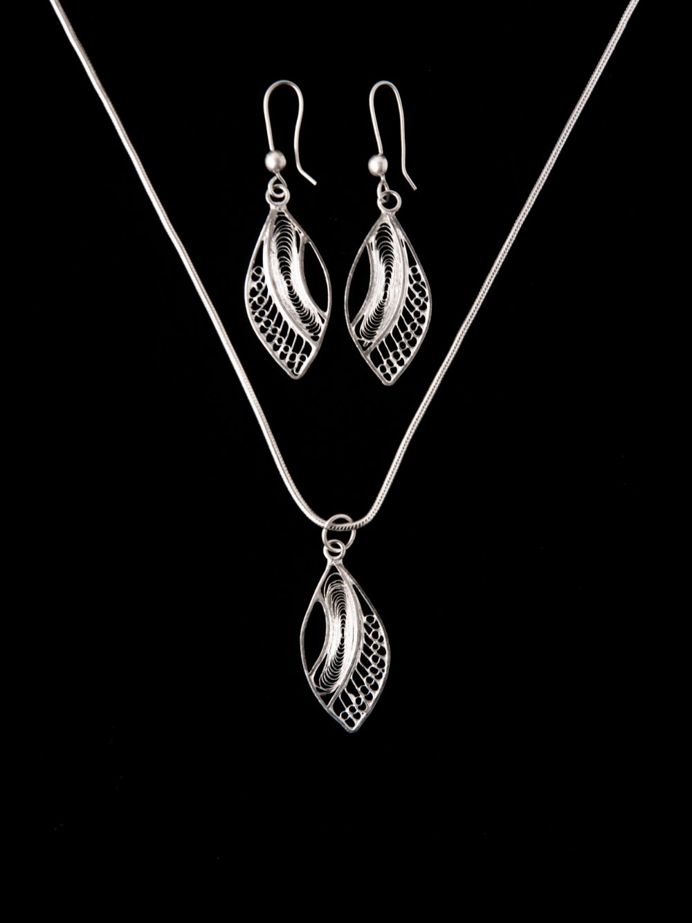 Silver Filigree Pendants online for women | handmade with filigree